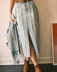 Distressed Seam Slit at Front Maxi Denim Skirt: Light Wash